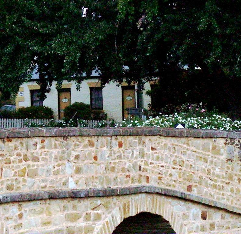 Bridge Cottages Sargeants & Armoury Cottages 1823 - History & Charm Richmond Eksteriør billede
